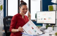Currículo para área administrativa: o que colocar, como fazer e modelo pronto para baixar