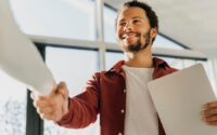 Currículo para primeiro emprego: como fazer + exemplo pronto para baixar